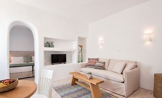 Michael Zeppos Studios, Naousa