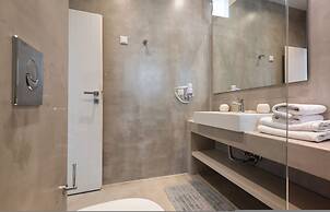 Michael Zeppos Studios, Naousa