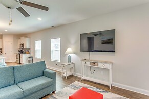 4 Mi to Beaches: Sleek Retreat in Ocean Isle Beach