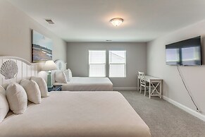 4 Mi to Beaches: Sleek Retreat in Ocean Isle Beach