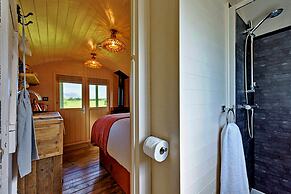 Shepherds Hut in Llyn With Snowdonia Views