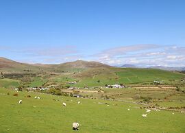 Shepherds Hut in Llyn With Snowdonia Views