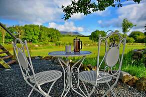 Shepherds Hut in Llyn With Snowdonia Views