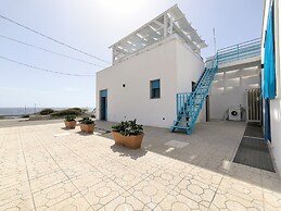 MONOLOCALE LA CORTE SUL MARE