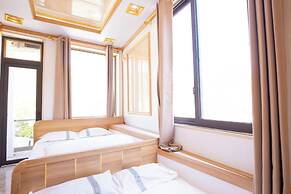 Quyenly Motel