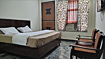 nancy paradise hotel