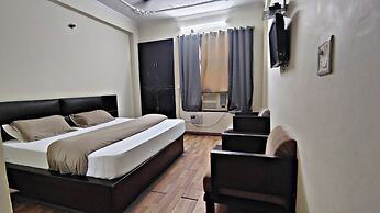 nancy paradise hotel