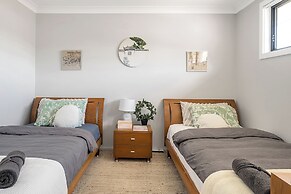 Kozyguru | Marsden Park | Charming 5Bed + Backyard