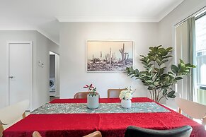 Kozyguru | Marsden Park | Charming 5Bed + Backyard
