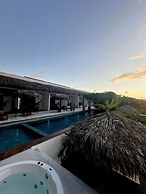 Pura Vida Hotel