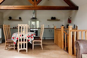 Barn in Wales With Swim Spa & Scenic Views