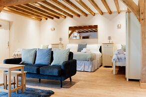 Barn in Wales With Swim Spa & Scenic Views