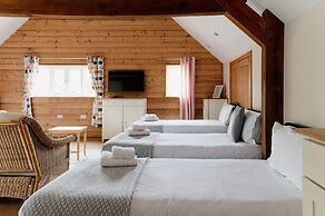 Barn in Wales With Swim Spa & Scenic Views