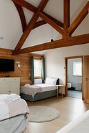 Barn in Wales With Swim Spa & Scenic Views
