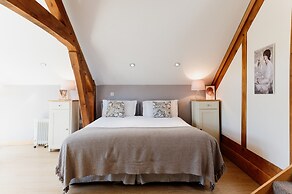 Barn in Wales With Swim Spa & Scenic Views