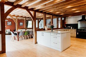 Barn in Wales With Swim Spa & Scenic Views