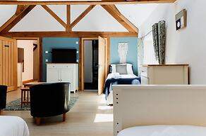 Barn in Wales With Swim Spa & Scenic Views