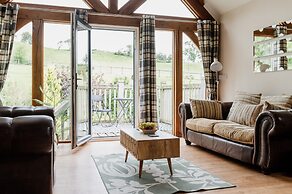 Barn in Wales With Swim Spa & Scenic Views