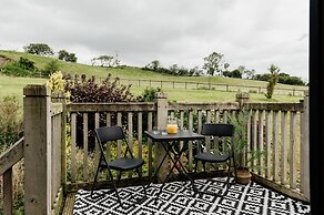 Barn in Wales With Swim Spa & Scenic Views
