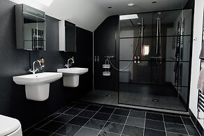 Barn in Wales With Swim Spa & Scenic Views