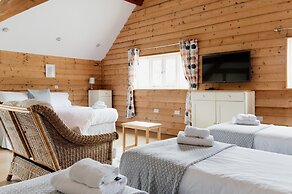 Barn in Wales With Swim Spa & Scenic Views