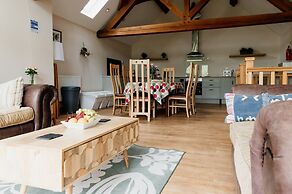 Barn in Wales With Swim Spa & Scenic Views