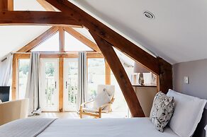 Barn in Wales With Swim Spa & Scenic Views
