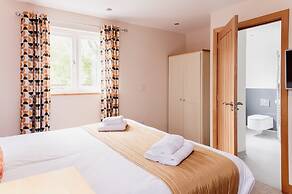 Barn in Wales With Swim Spa & Scenic Views