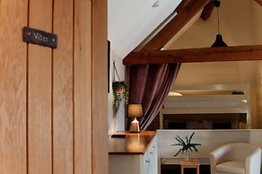 Barn in Wales With Swim Spa & Scenic Views