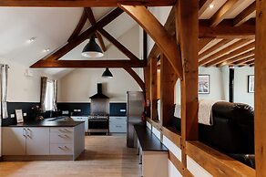 Barn in Wales With Swim Spa & Scenic Views