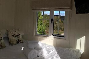 1B Deluxe Cabin - Free Parking, King-size Bed