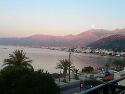 Diamond Beach Appts and Studios