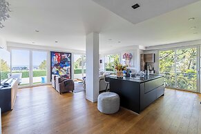 Modern Flat With sea View - AC- 2br- 4P - Cannes