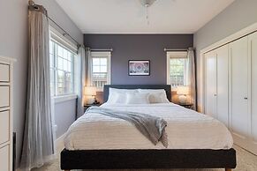 Sunny Backyard, Fireplace, Coastal Access in Peaceful Neighborhood Nea
