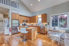 Sunny Backyard, Fireplace, Coastal Access in Peaceful Neighborhood Nea