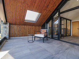 Forest Lodge