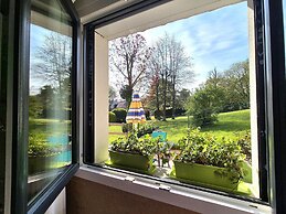 Pretty Ground Floor Flat, Beach 800 m