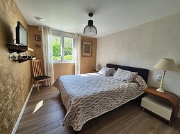 Pretty Ground Floor Flat, Beach 800 m