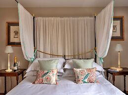Cottage in Cotswolds With Private Pool Access