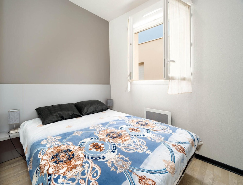 Villa in Serignan Near Sandy Beach