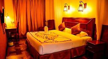 Seasons Airport Hotel