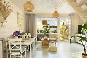 Beachside House in Kopan With Heated Pool