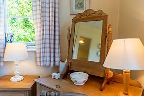 Charming Holiday Cottage in Wirthypool, No Deposit