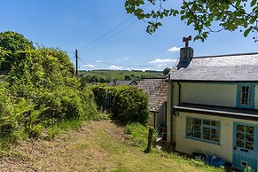 Charming Holiday Cottage in Wirthypool, No Deposit