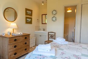 Charming Holiday Cottage in Wirthypool, No Deposit