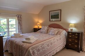 Charming Holiday Cottage in Wirthypool, No Deposit