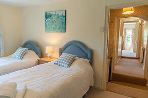 Charming Holiday Cottage in Wirthypool, No Deposit