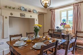 Charming Holiday Cottage in Wirthypool, No Deposit