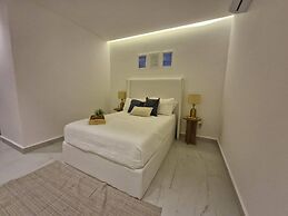 Super Cute Flat on 5th Ave in PdC Steps From Beach