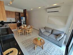 Super Cute Flat on 5th Ave in PdC Steps From Beach